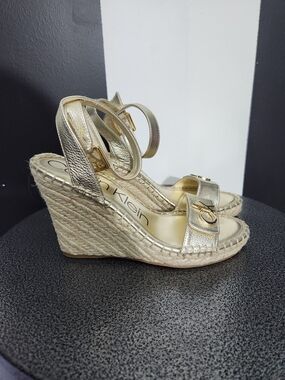 nwot Calvin Klein Gold Espadrille Wedge Sandals with Ankle Strap